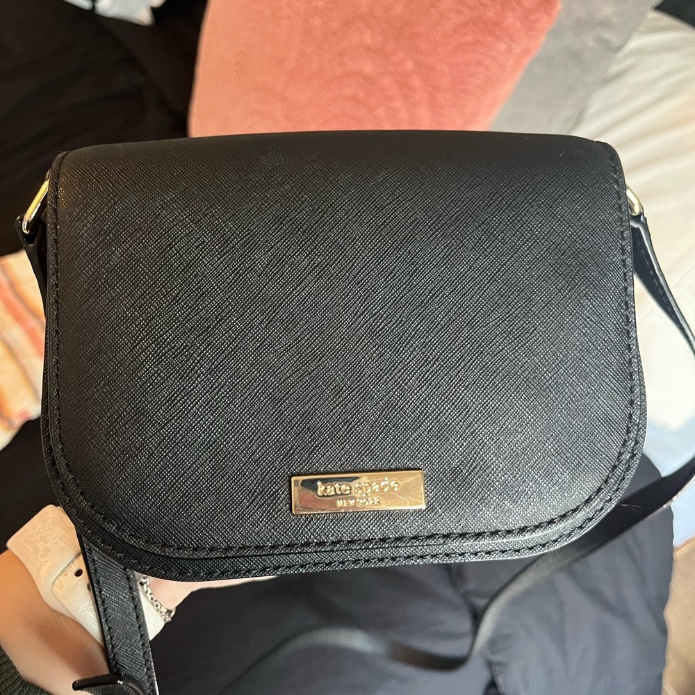 Small Kate Spade crossbody purse, barely used in great condition!